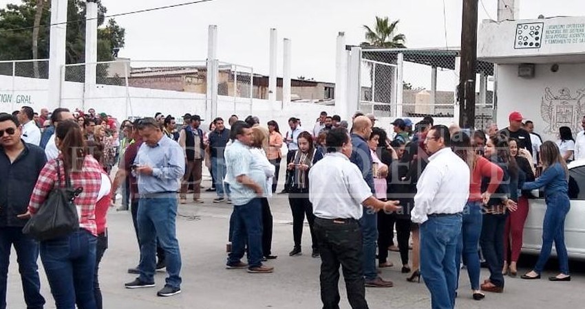 Empleados de SAPA La Paz exigen renuncia del director
