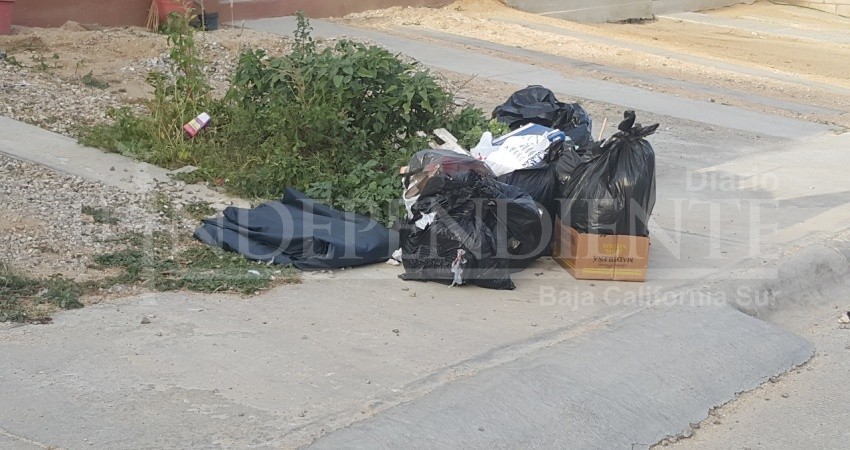 Empleados de la recolección de basura de unen al paro del SAPA La Paz Empleados de la recolección de basura de unen al paro del SAPA La Paz