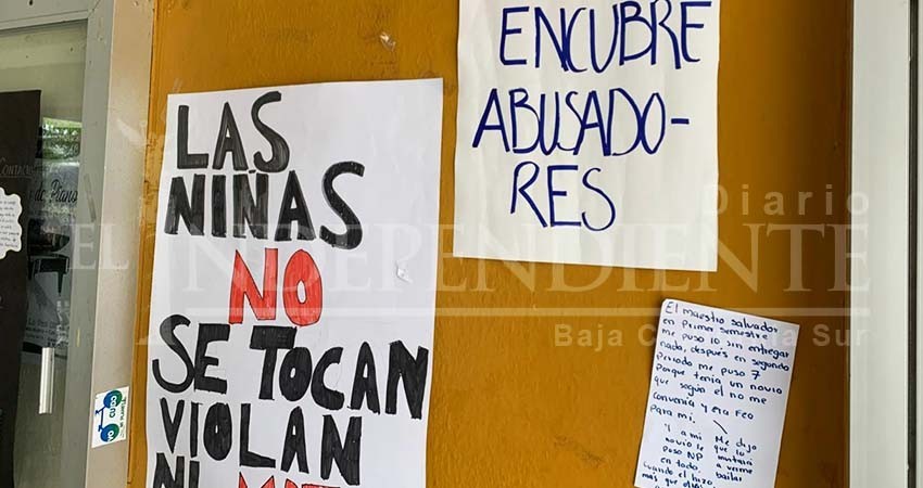 Revientan alumnas de la prepa Morelos contra autoridades educativas por acoso Revientan alumnas de la prepa Morelos contra autoridades educativas por acoso