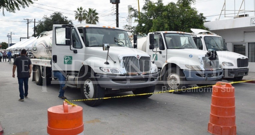 No hubo acuerdos, siguen recolectar basura y sin agua potable en La Paz No hubo acuerdos, siguen recolectar basura y sin agua potable en La Paz