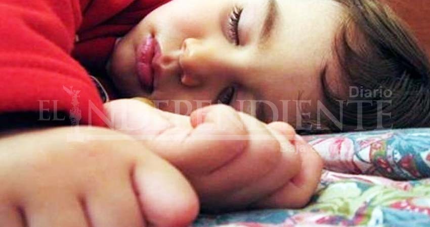 Niños y niñas con fiebre y tos ¿Qué recomiendan los pediatras? Niños y niñas con fiebre y tos ¿Qué recomiendan los pediatras?