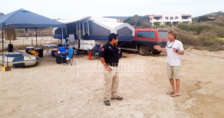 Se resisten a la restricción en playas, ahora pretenden acampar 