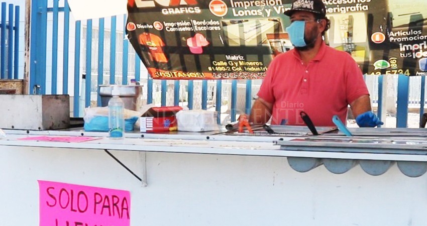 70% de comercios semifijos de La Paz se resisten a vender solo “para llevar” 70% de comercios semifijos de La Paz se resisten a vender solo “para llevar”