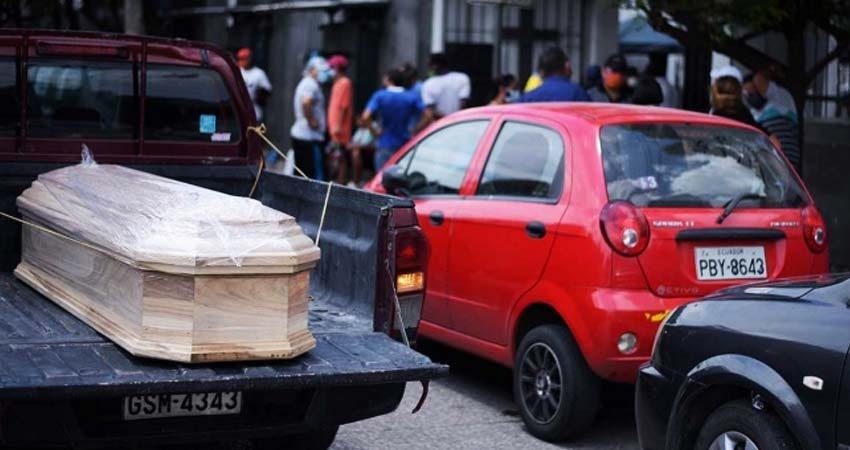 En Guayaquil ya no hay espacio para muertos ni enfermos