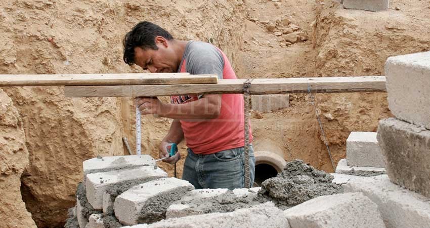 En espera cerca de 400 trabajadores de la construcción para regresar a casa
