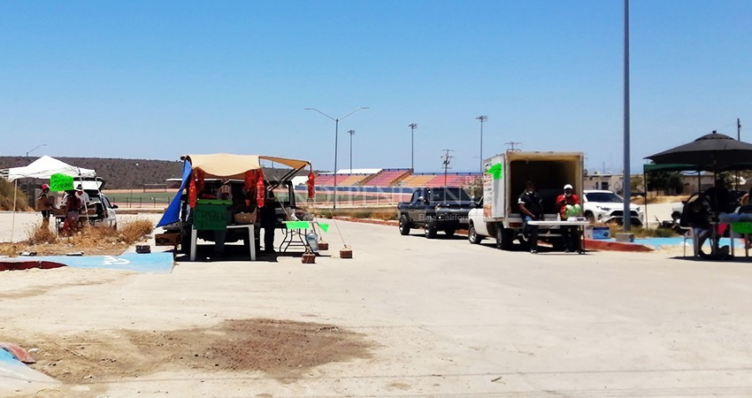 Piden abarroteros de Los Cabos se prohíba tianguis ilegal en “Don Koll”