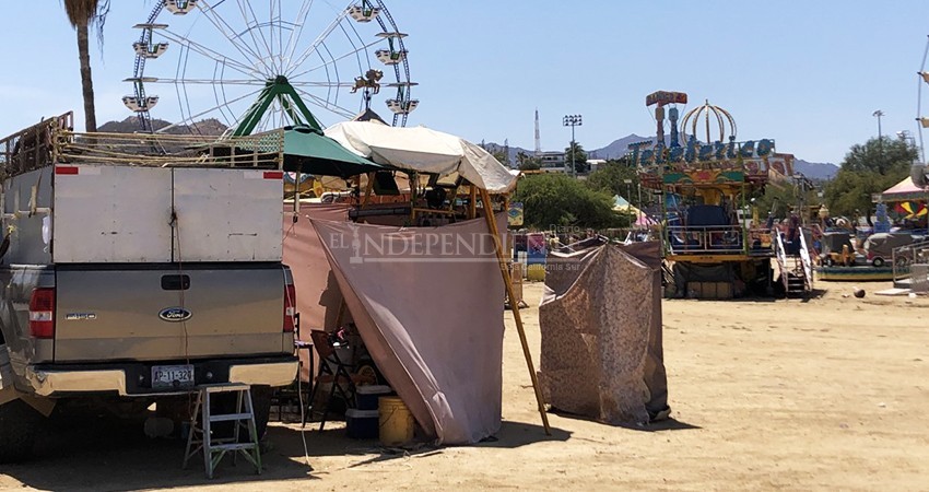 Sin apoyo y en el olvido, viven personas de la feria que quedaron varados en SJC