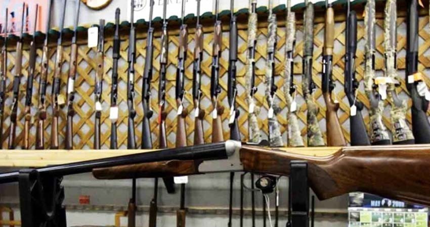 Tras masacre en Canadá, anuncian prohibición de armas de asalto