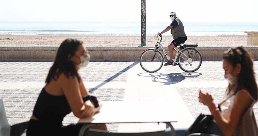 Prosigue reapertura en España, a excepción de Madrid y Barcelona