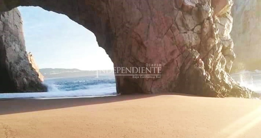 Se formó zona arenosa bajo el Arco de CSL; autoridades mantienen vigilancia