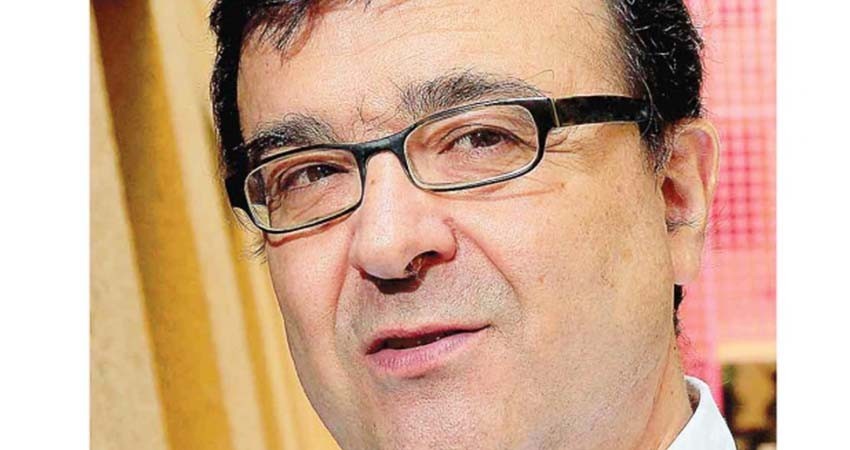 ‘La literatura vive de los conflictos’: Javier Cercas ‘La literatura vive de los conflictos’: Javier Cercas