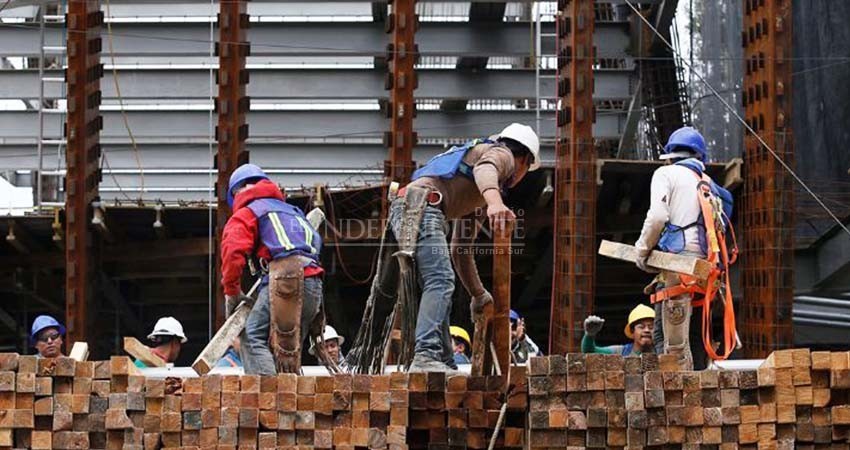 Incumplen constructoras con protocolos en "nueva normalidad": SSA 