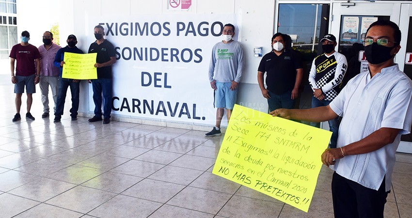 Protestan: Exigen al Ayuntamiento pago de adeudos por 2.5 MDP del Carnaval 2020 Protestan: Exigen al Ayuntamiento pago de adeudos por 2.5 MDP del Carnaval 2020