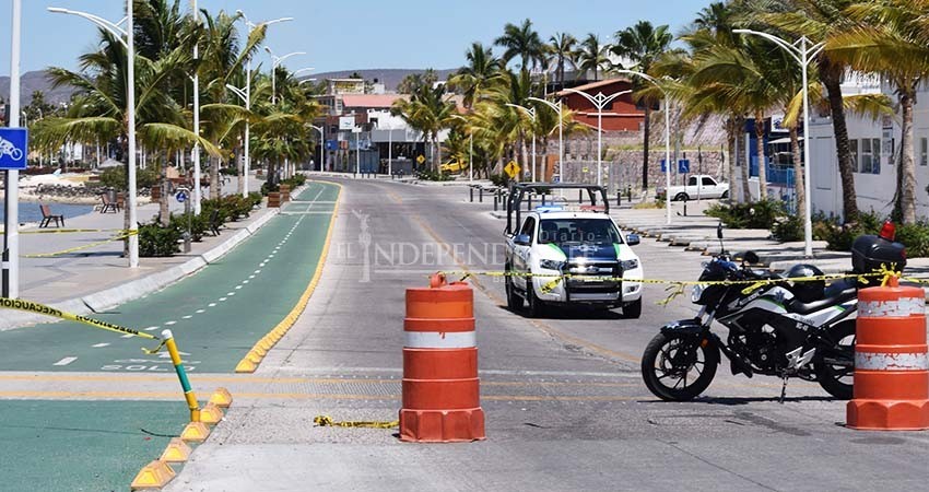 Abren parcialmente malecón de La Paz; peatones deben esperar Abren parcialmente malecón de La Paz; peatones deben esperar