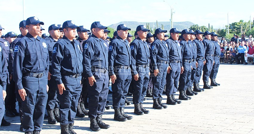 Simula Rubén Muñoz “homologación” salarial, acusan policías Simula Rubén Muñoz “homologación” salarial, acusan policías