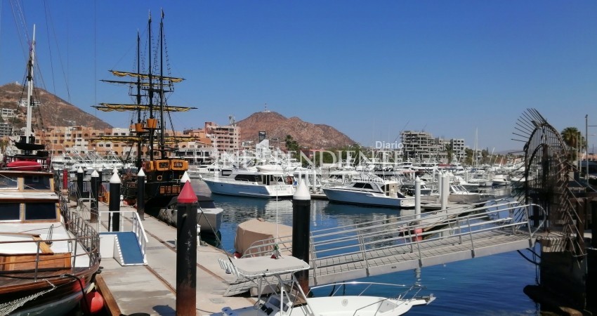 Reculan autoridades de salud y restringen actividades de turismo náutico en Los Cabos