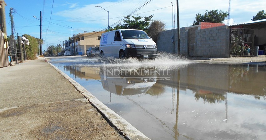 Solo un “chipi chipi”  bastó para que se registran afectaciones sobre la calle Cascalosúchil de colonia Las Veredas 