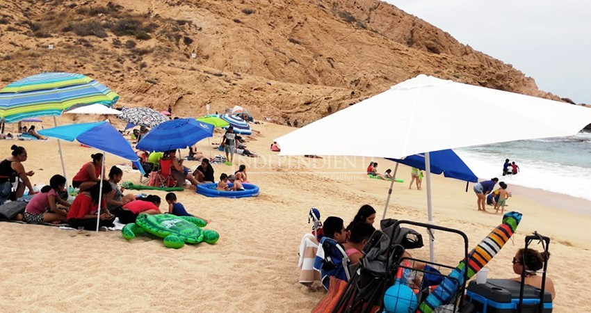 Autoridades sanitarias no se deciden a volver a cerrar playas en BCS