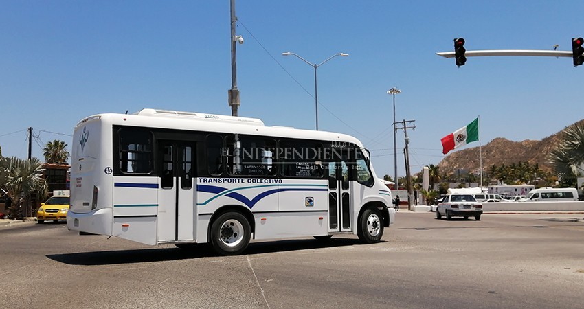 Hartos de pleitos con el pasajero transportistas de Los Cabos Hartos de pleitos con el pasajero transportistas de Los Cabos