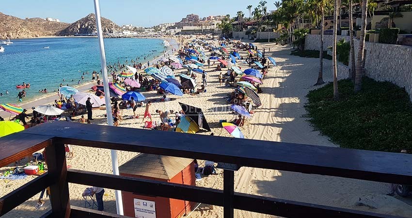 Se dividen ciudadanos entre quienes piden cierre de playas y los que consideran que no es necesario