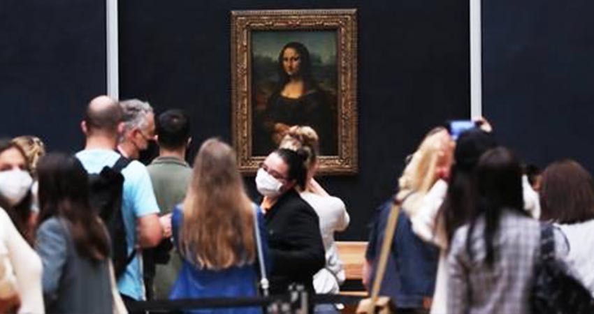 'La Mona Lisa' se vuelve a encontrar con su público: reabre el Louvre