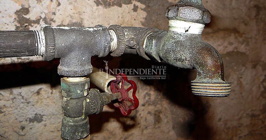 “Tenemos 2 meses con tinacos de agua vacíos”, insisten ciudadanos de La Paz