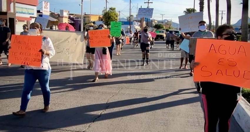 Loretanos se manifiestan para exigir solución a la crisis del agua en el municipio Loretanos se manifiestan para exigir solución a la crisis del agua en el municipio
