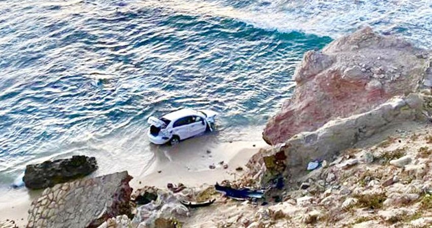 Salvó su vida de milagro tras volcar en el mirador de Costa Azul