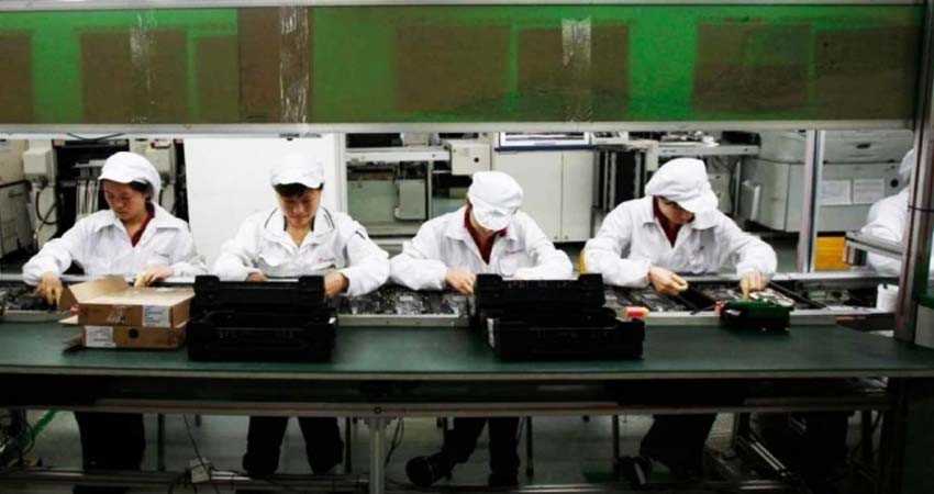 Se pedirá a Apple reubicación de su cadena de suministro a México