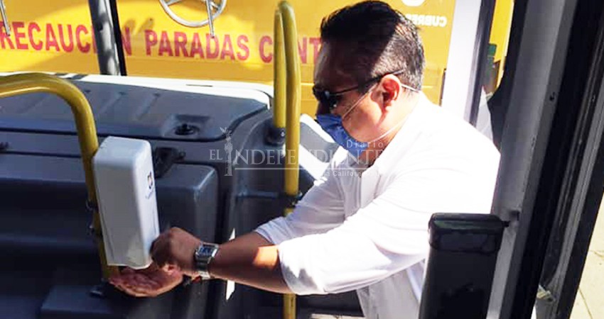 Obligatorio usar gelantibaterial y cubrebocas dentro del transporte público de BCS Obligatorio usar gelantibaterial y cubrebocas dentro del transporte público de BCS
