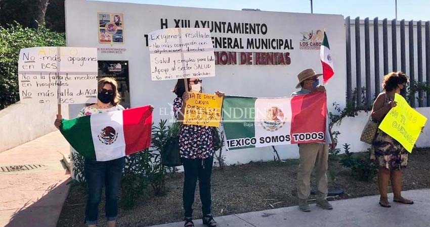 Ciudadanos de Los Cabos protestan en contra de AMLO