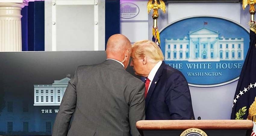 Trump interrumpe conferencia en Casa Blanca por disparos