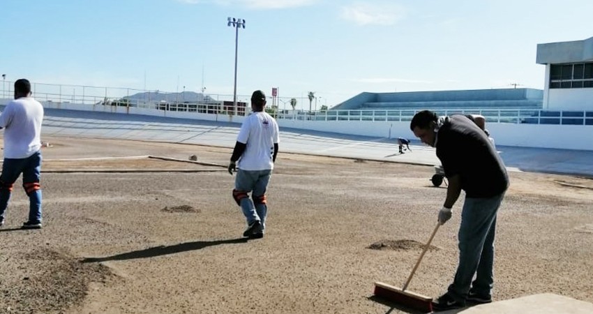 Realiza INSUDE mantenimiento y conservación en espacios deportivos Realiza INSUDE mantenimiento y conservación en espacios deportivos