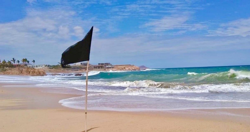 Los Cabos cierra sus playas por “Genevieve” Los Cabos cierra sus playas por “Genevieve”