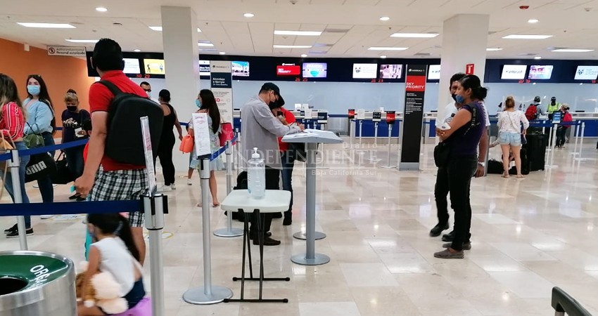 65% de los vuelos programados el día de ayer en el Aeropuerto de Los Cabos fueron suspendidos