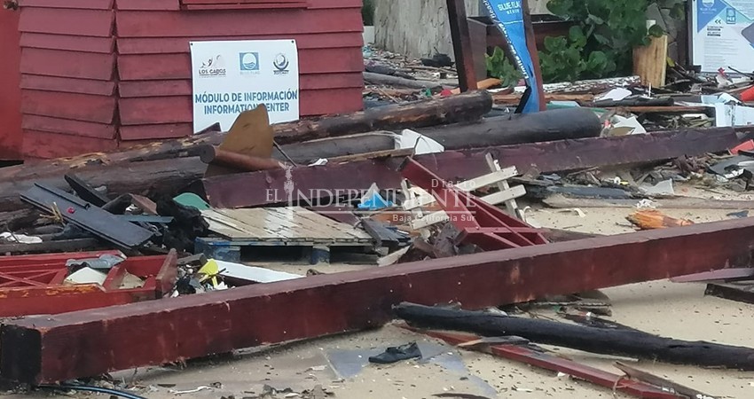 Contaminan playas de CSL con basura y cacharros que arrastró “Genieveve”