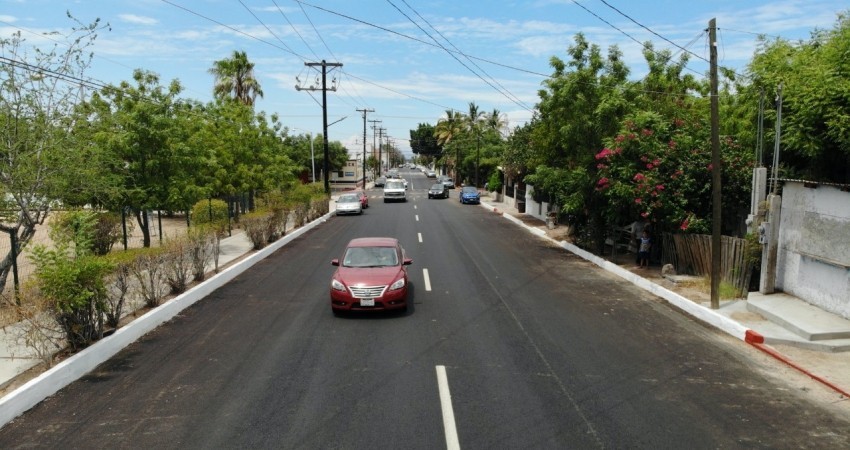 Entrega Rubén Muñoz la calle Nayarit, cuarta obra de pavimentación a cargo del Ayuntamiento paceño