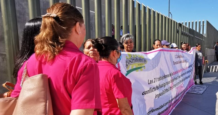 Hace 7 años “echaron” a la calle a 22 trabajadoras de guardería del IMSS, siguen sin recibir pago de prestaciones