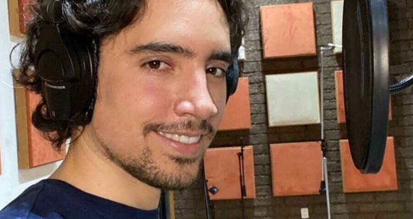 Apoyado por papá y abuelo, Alex Fernández refresca el mariachi Apoyado por papá y abuelo, Alex Fernández refresca el mariachi