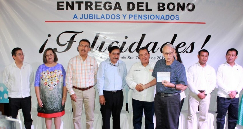 Celebra Sección 3 del SNTE a Jubilados y Pensionados en su día
