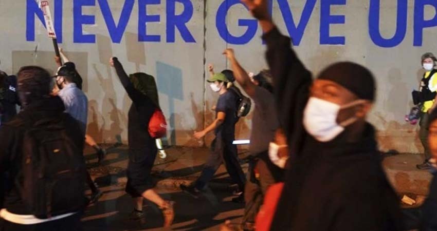 Abogado de la familia de Breonna Taylor llama en EU a transformar la ira en votos