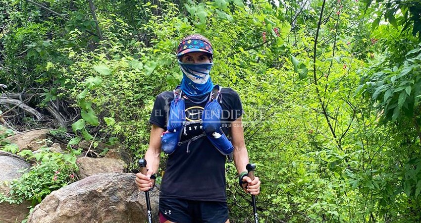 Ultramaratonista sudcaliforniana cruzó del Golfo al Pacifico en 15 horas