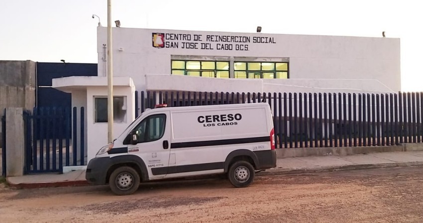 Reo intenta escapar del Cereso de SJC Reo intenta escapar del Cereso de SJC