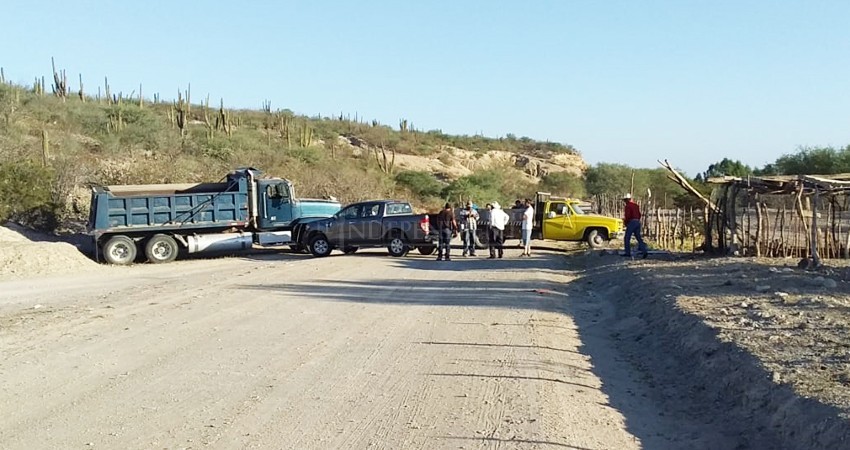 Contratan empresa para limpiar arroyo Las Pocitas, pero “ni sus luces”, acusan lugareños