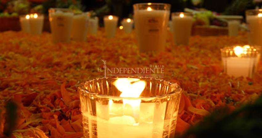 Veladoras en altares de muertos representan riesgo de incendio, advierten bomberos