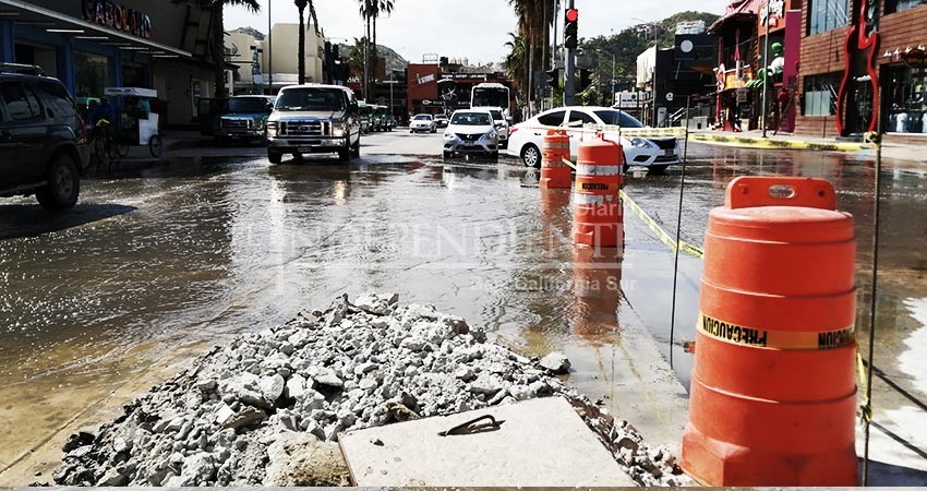 Colapsa drenaje en Cabo San Lucas Colapsa drenaje en Cabo San Lucas