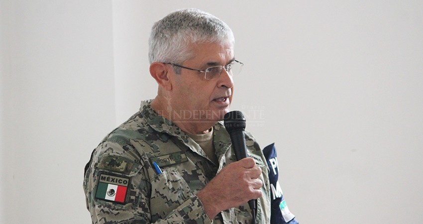 Comandante de la Marina dedica “corrido” a Víctor Castro Comandante de la Marina dedica “corrido” a Víctor Castro