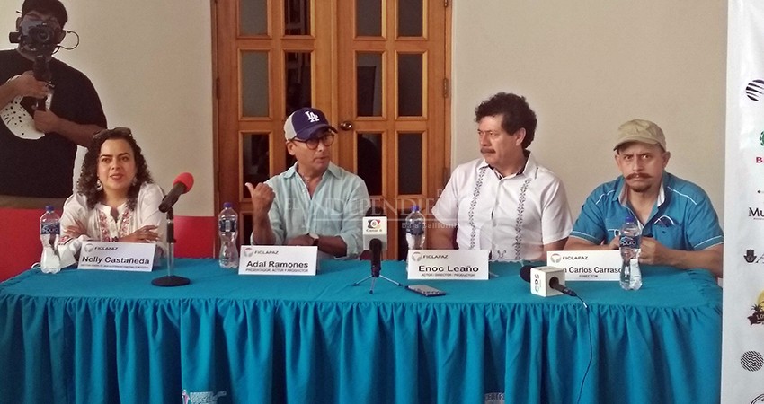 Adal Ramones promete en La Paz que su nuevo filme no es basura