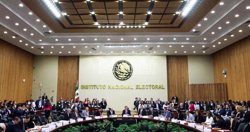 Partidos deberán postular 7 mujeres en las 15 gubernaturas que se elegirán en 2021: INE