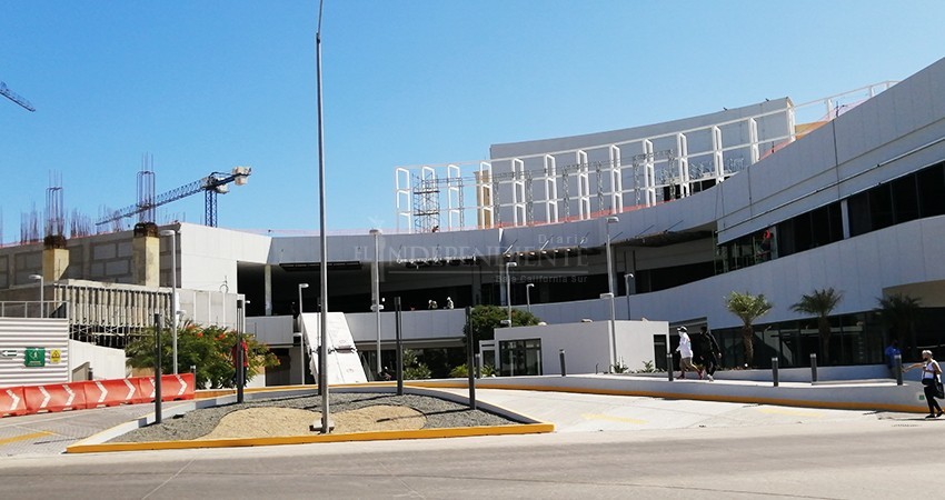 Revisa Tránsito y Vialidad conflicto por obras de Puerto Paraíso en CSL Revisa Tránsito y Vialidad conflicto por obras de Puerto Paraíso en CSL